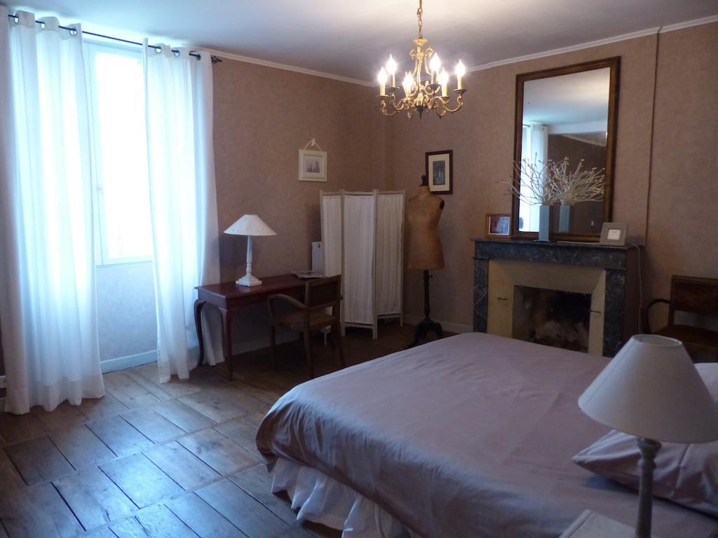 Le Domaine De Panissac Bed and Breakfast Berneuil  Camera foto